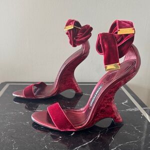 Tom Ford Burgundy Velvet Heels curved wedge rare 39 fetish ankle strap